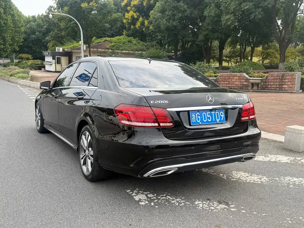 Mercedes-Benz E-Class — миниатюра 4