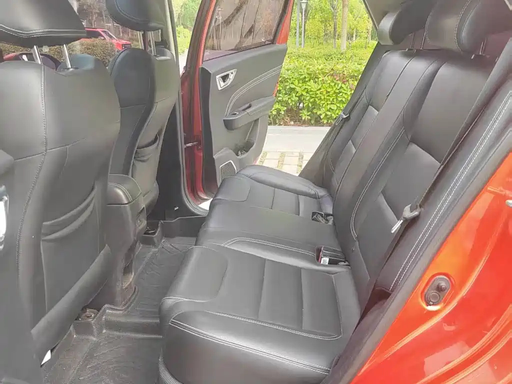 Geely Vision X3 — миниатюра 8