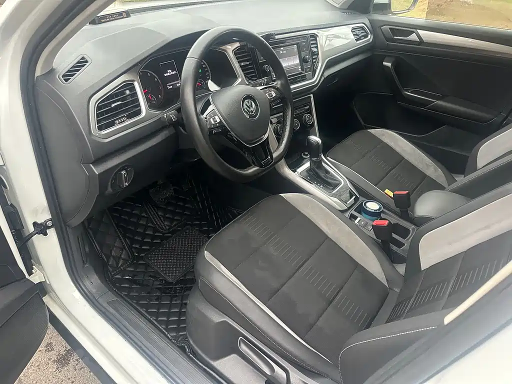 VOLKSWAGEN T ROC EXPLORING SONGS