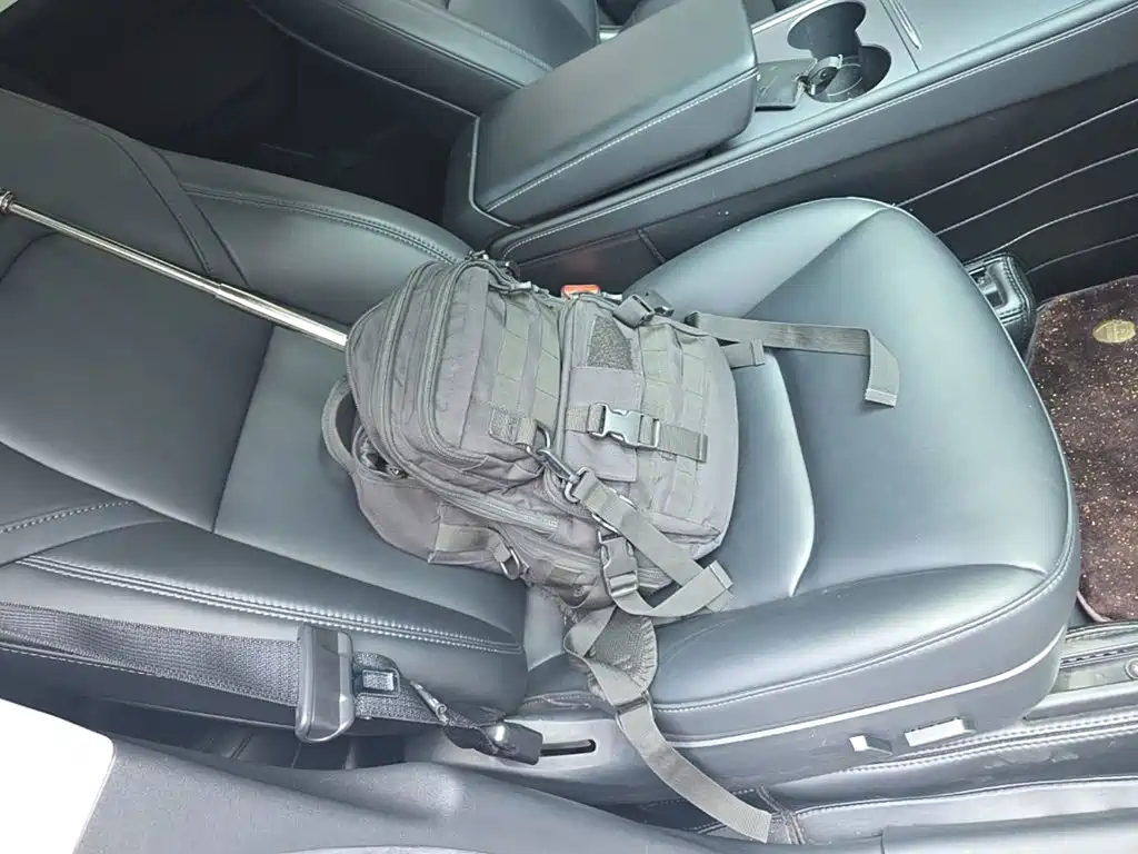 Tesla Model Y — миниатюра 24