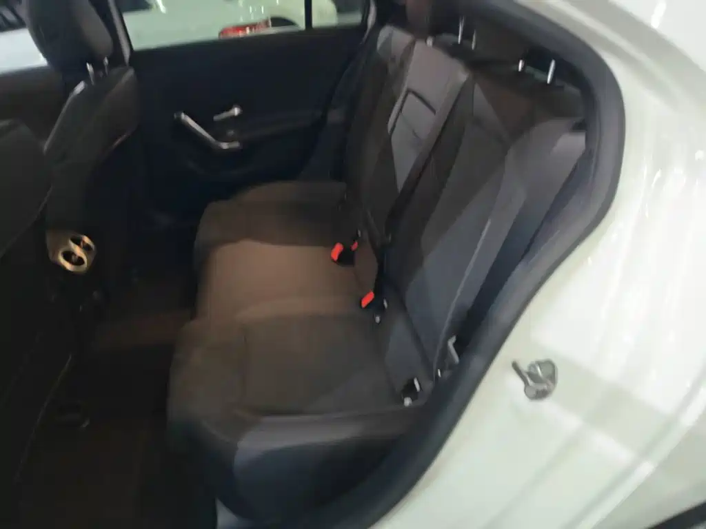 Mercedes-Benz A-Class — миниатюра 17
