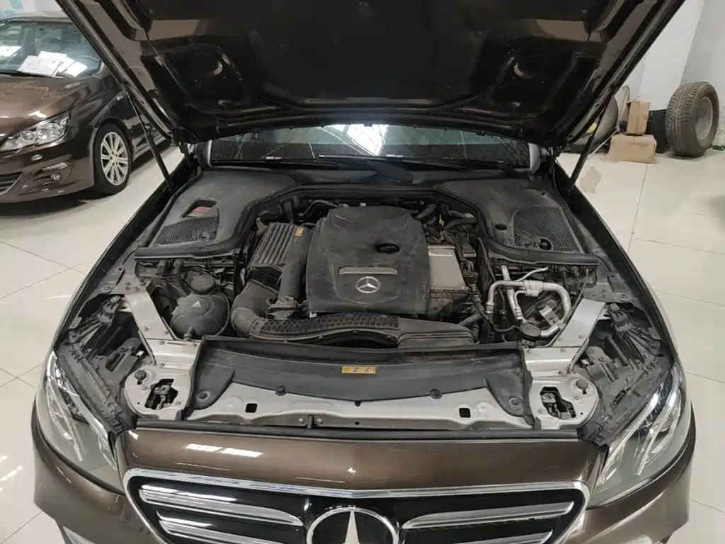 Mercedes-Benz E-Class — миниатюра 20