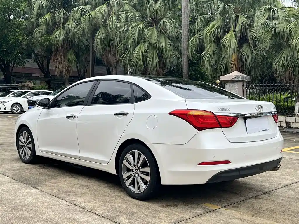 Hyundai Mistra — миниатюра 9