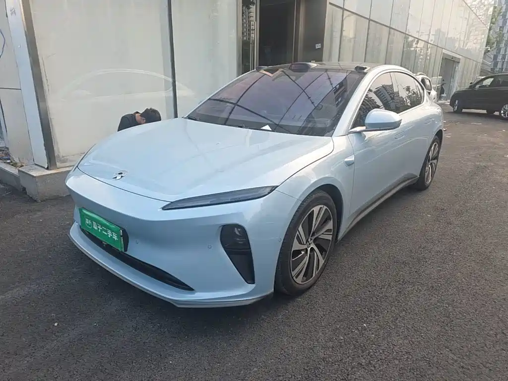 NIO ET5