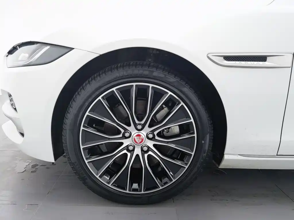 Jaguar XEL — миниатюра 17
