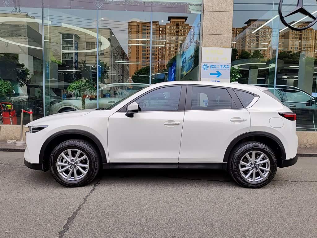 Mazda CX-5 2.0 л 2024 г. Белый, пробег 15000 км