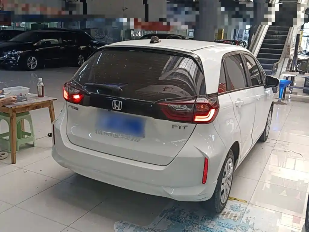Honda Fit — миниатюра 7