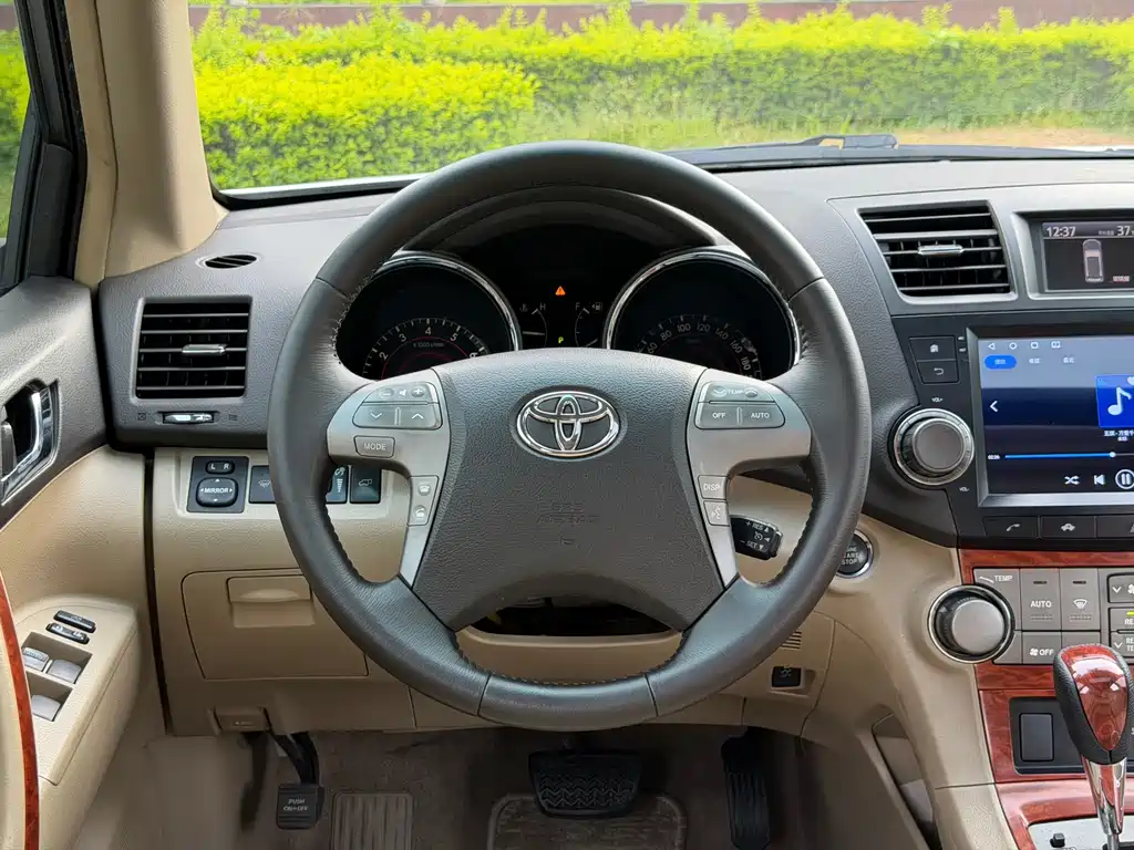 Toyota Highlander (Import) — миниатюра 10