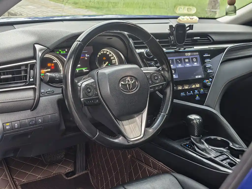 Toyota Camry — миниатюра 7