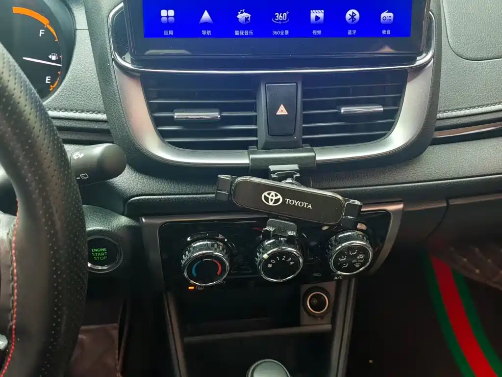 Toyota Yaris L — миниатюра 6