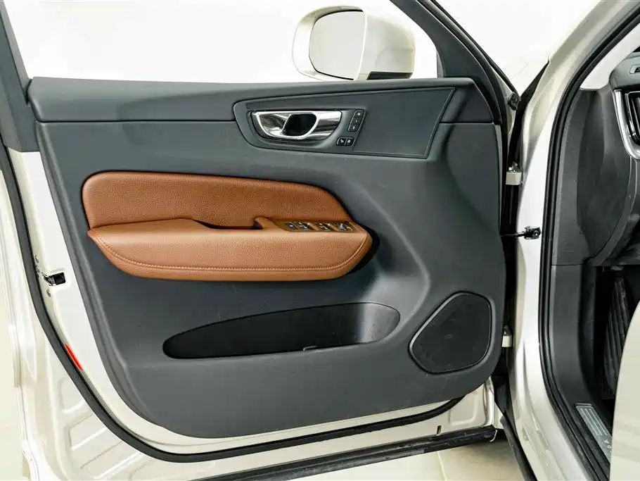 Volvo XC60 — миниатюра 16