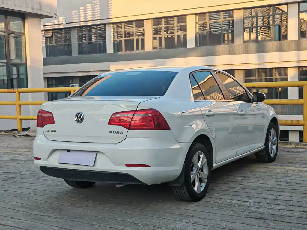 Volkswagen Bora — миниатюра 7