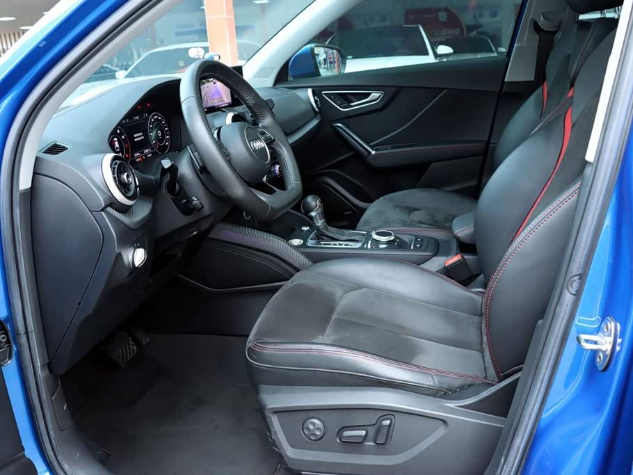 Audi Q2L 1.4 л 2021 г. Голубой, пробег 33200 км