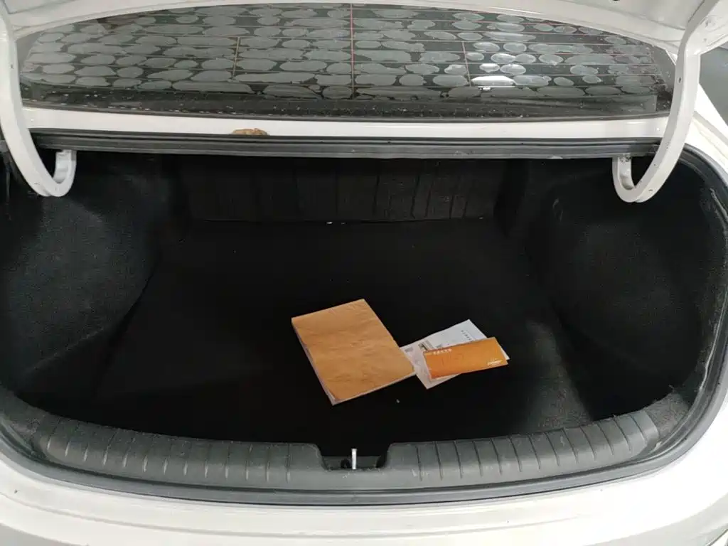 Hyundai Elantra — миниатюра 19