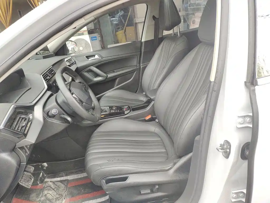 Peugeot 408 — миниатюра 7