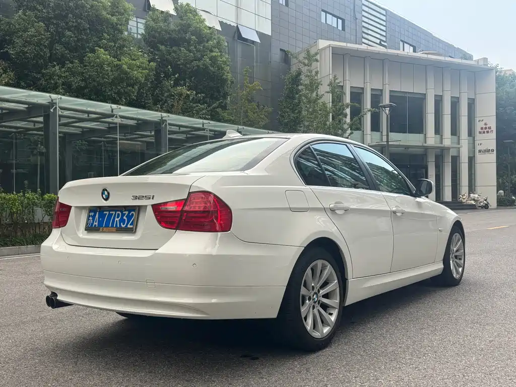 BMW 3 Series — миниатюра 6