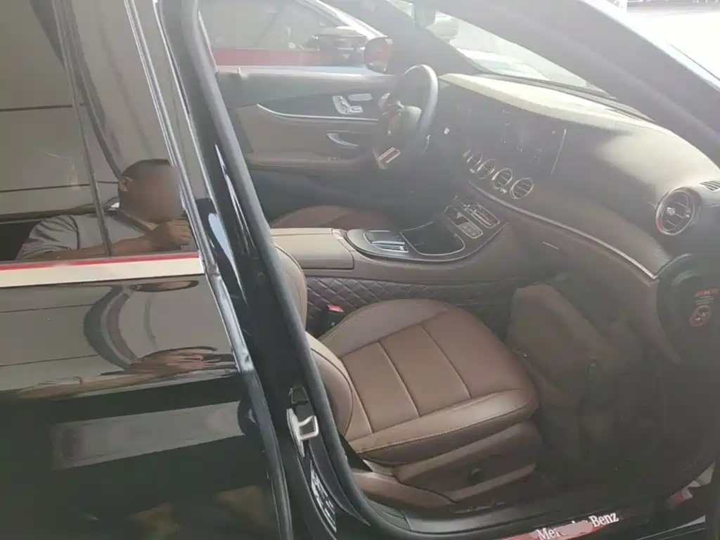 Mercedes-Benz E-Class — миниатюра 25