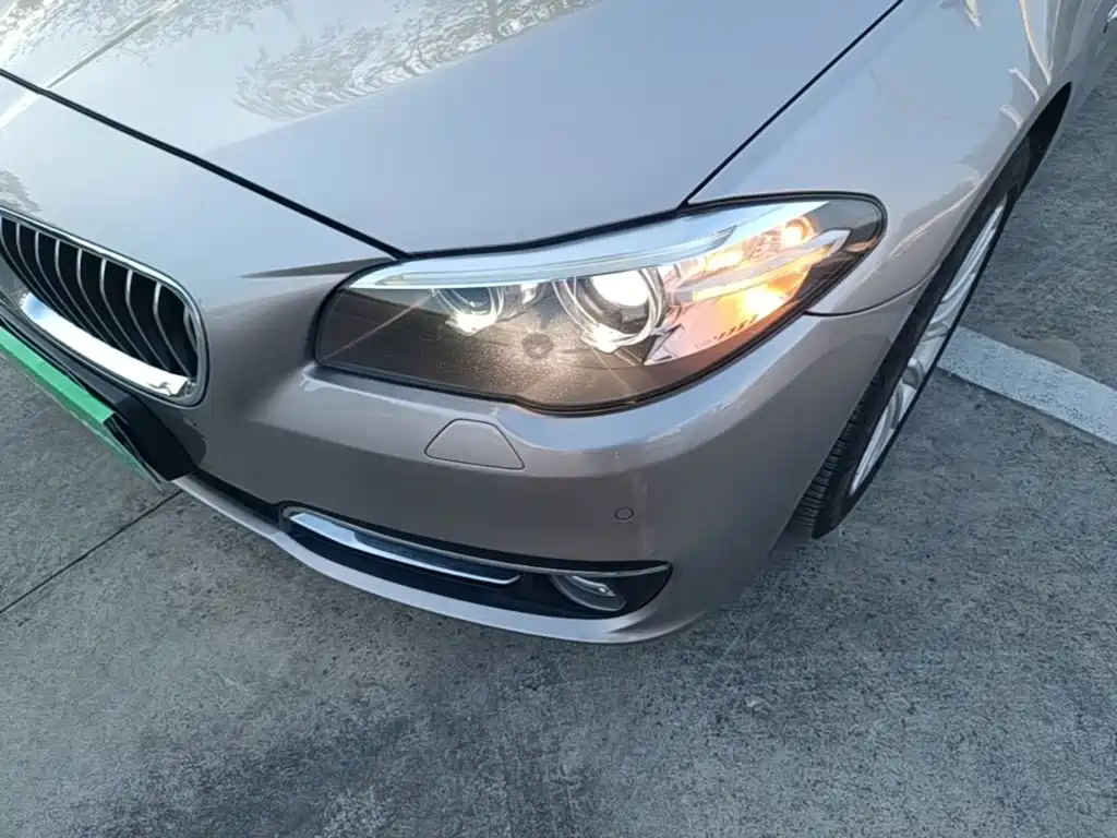 BMW 5 Series — миниатюра 24