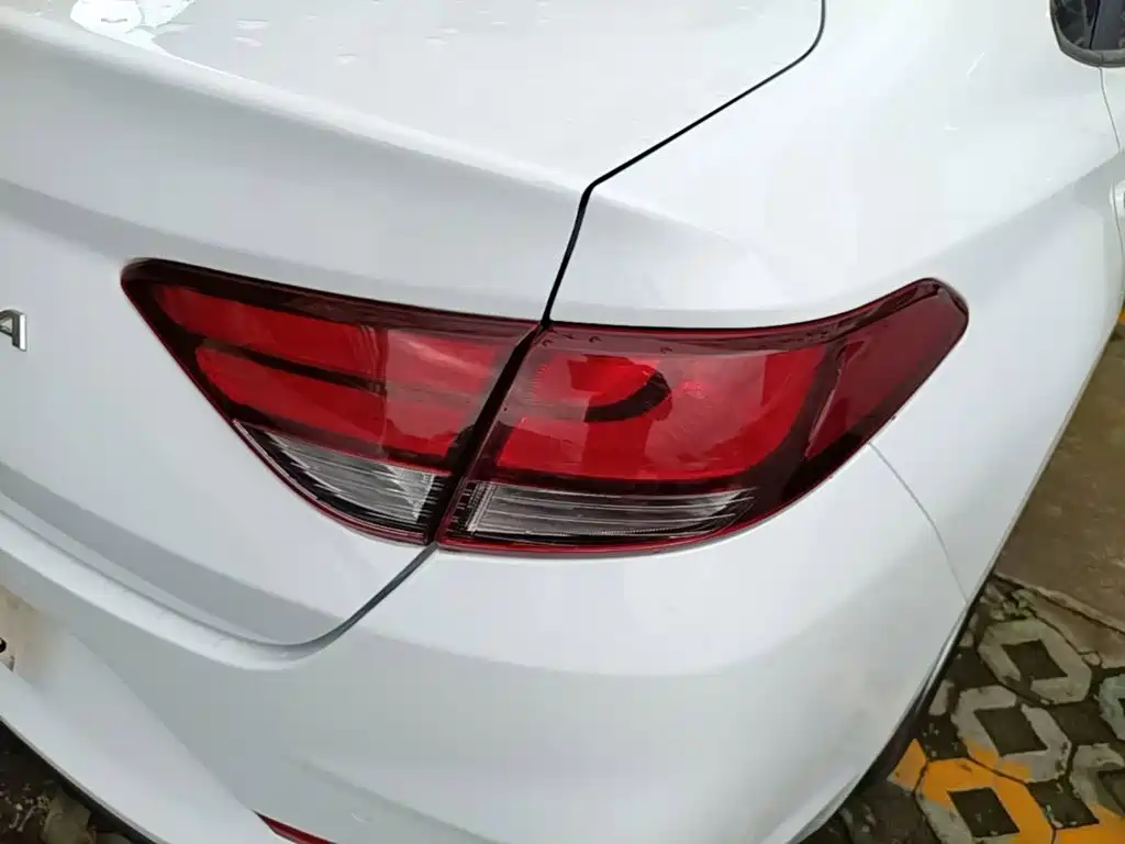 Hyundai Elantra — миниатюра 8