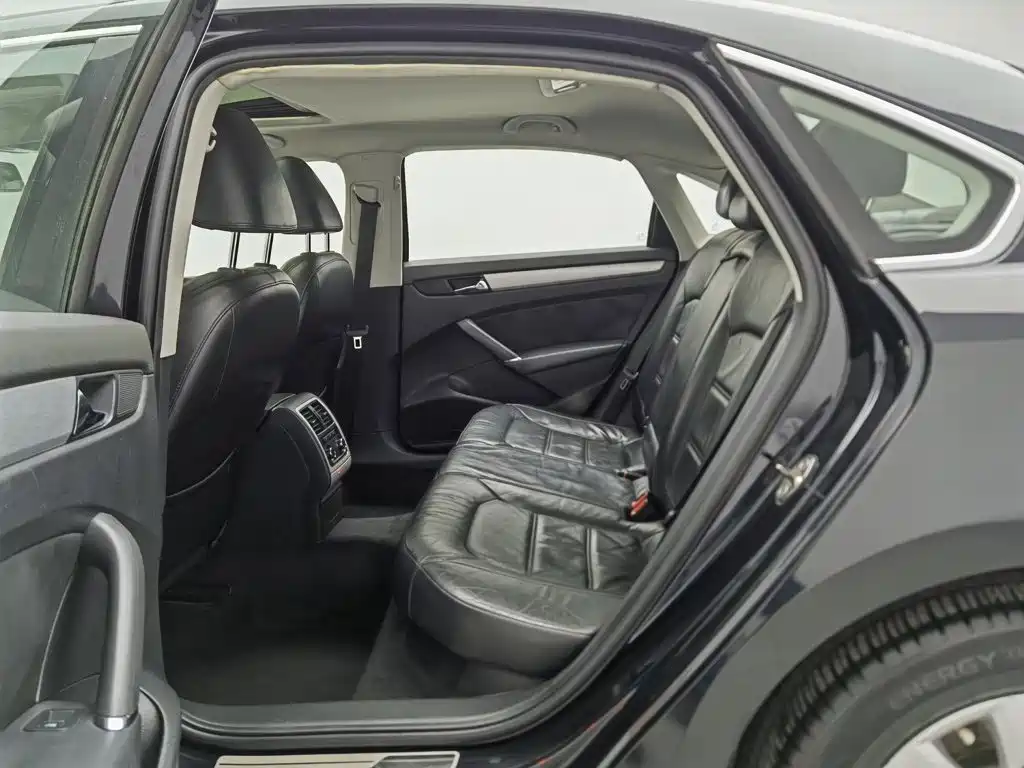 Volkswagen Passat — миниатюра 15