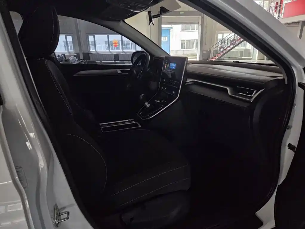 Haval M6 — миниатюра 8
