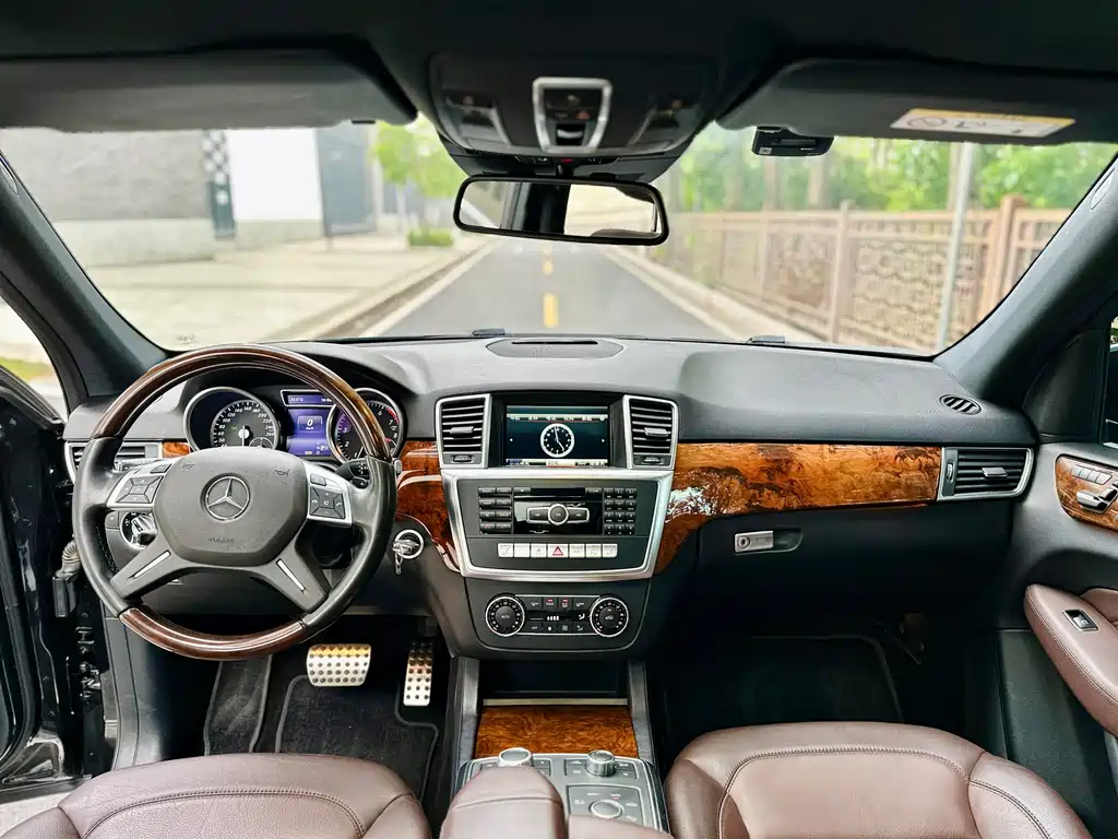 Mercedes-Benz M-Class — миниатюра 17