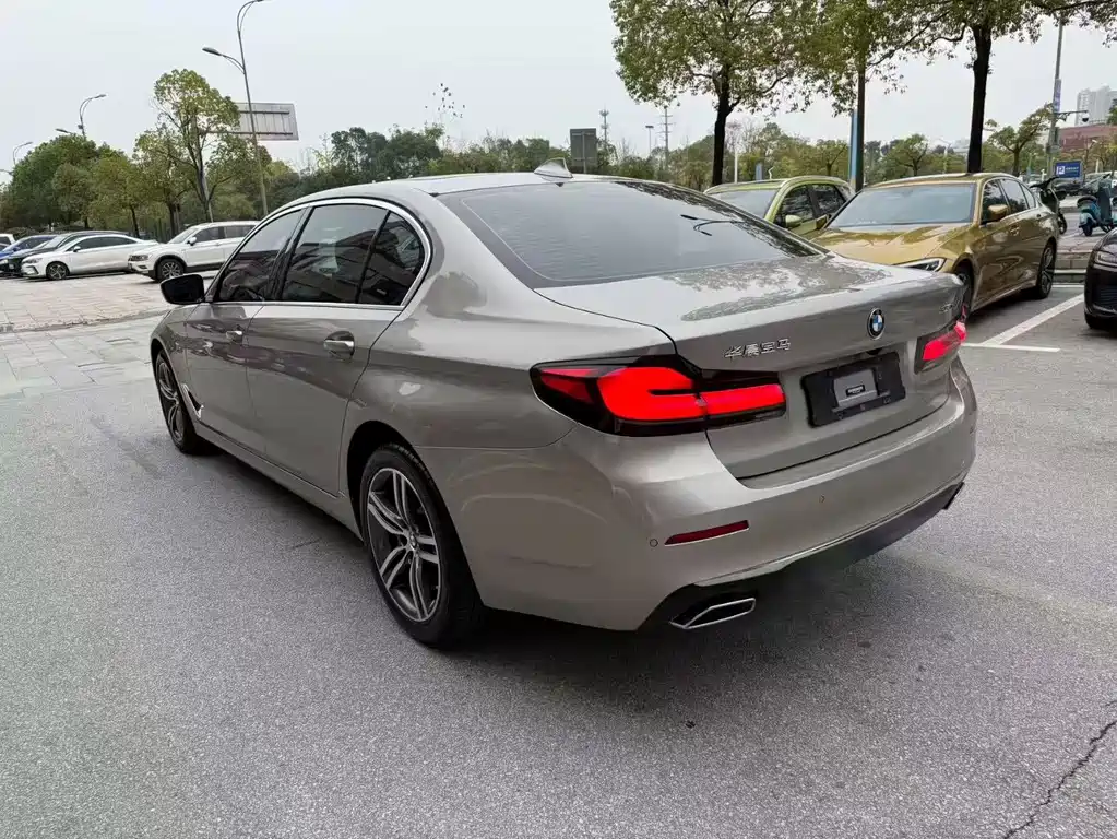 BMW 5 SERIES