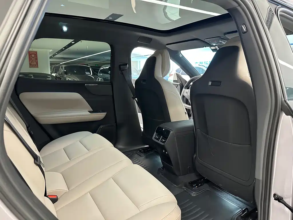 Volvo XC70 PHEV — миниатюра 15