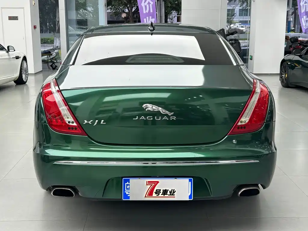 Jaguar XJ — миниатюра 17