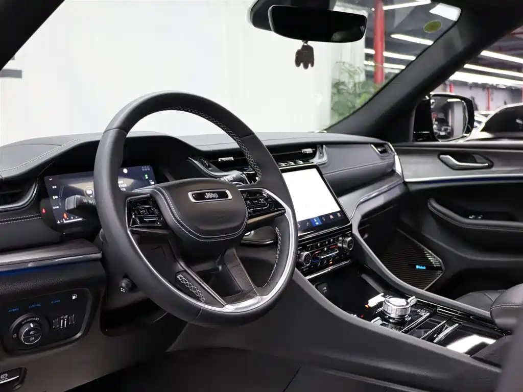 Jeep Grand Cherokee 4xe (Import) — миниатюра 7