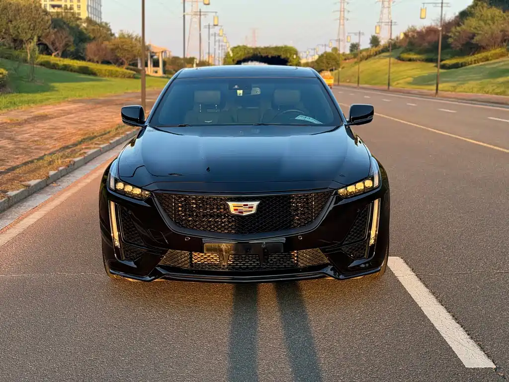Cadillac CT5 — миниатюра 2