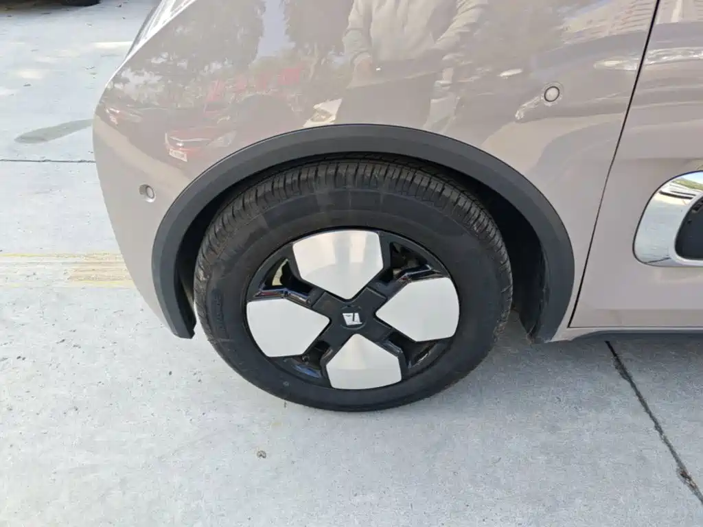 Baojun KiWi EV — миниатюра 23