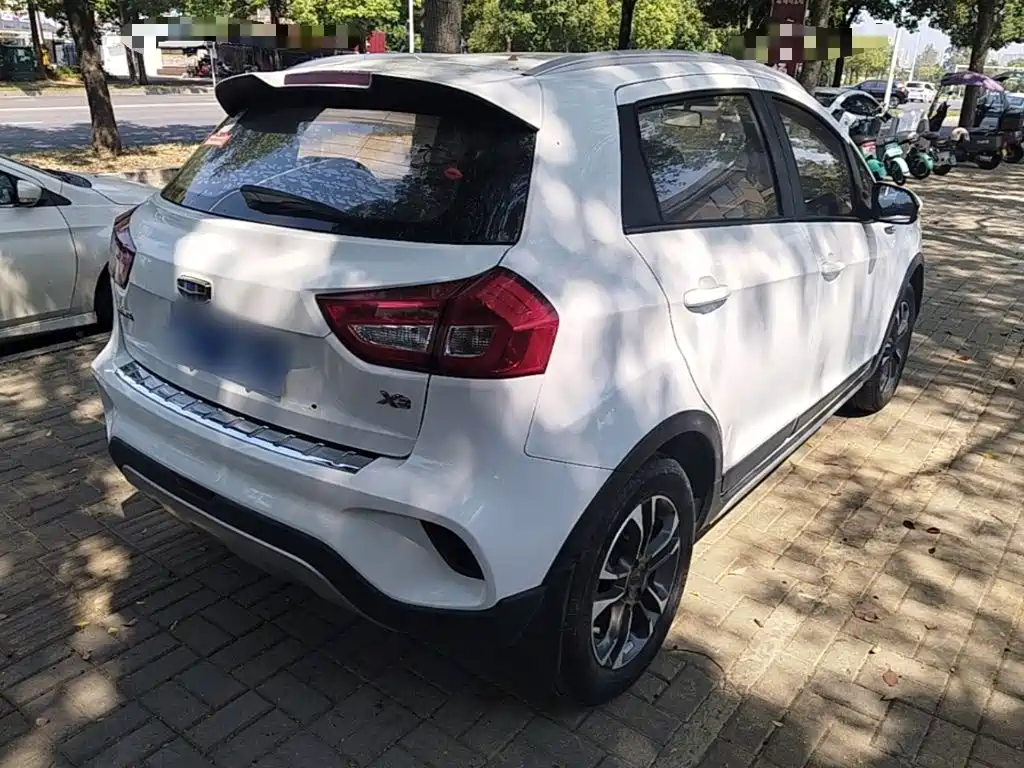 Geely Vision X3 — миниатюра 7