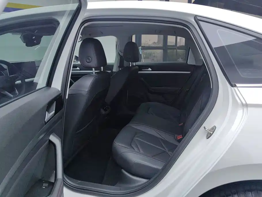 Volkswagen Lavida — миниатюра 11