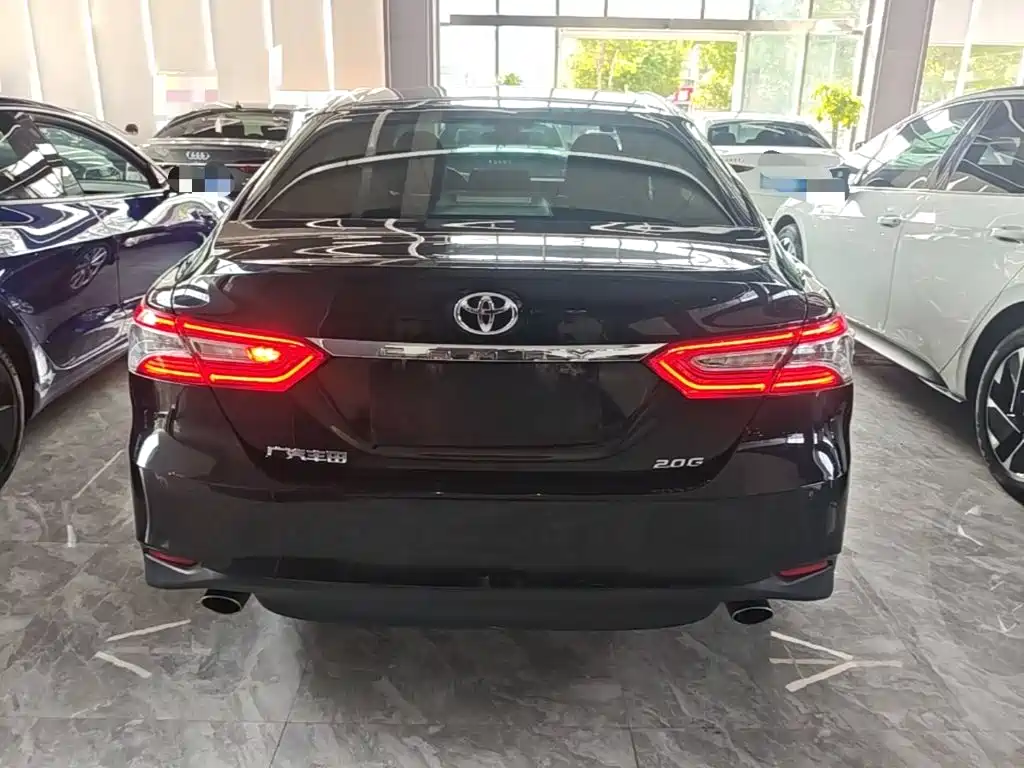 Toyota Camry — миниатюра 6