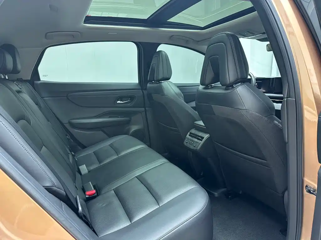 Nissan Ariya - фото 6