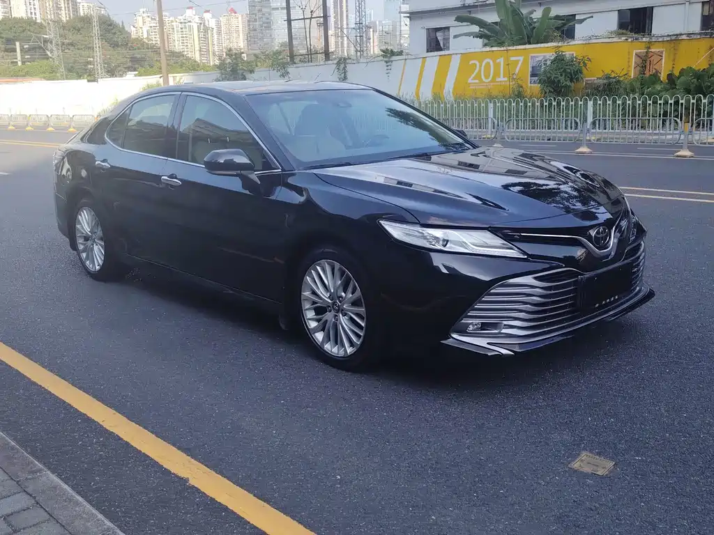 Toyota Camry — миниатюра 5