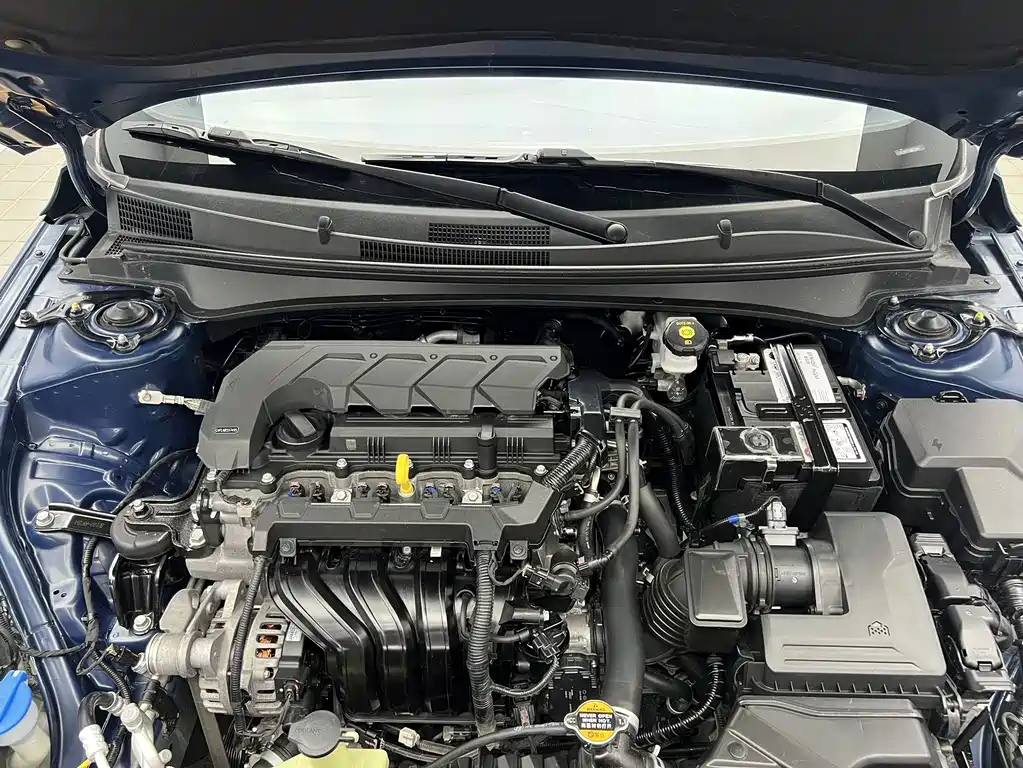 Hyundai Elantra — миниатюра 17