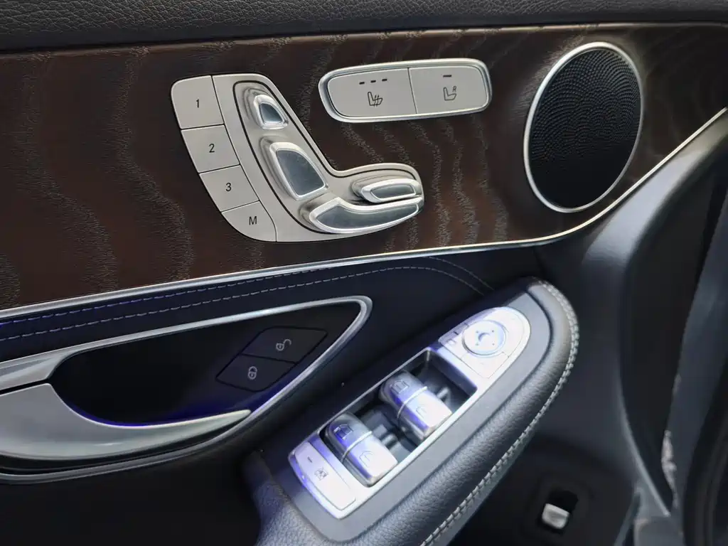 Mercedes-Benz GLC — миниатюра 10