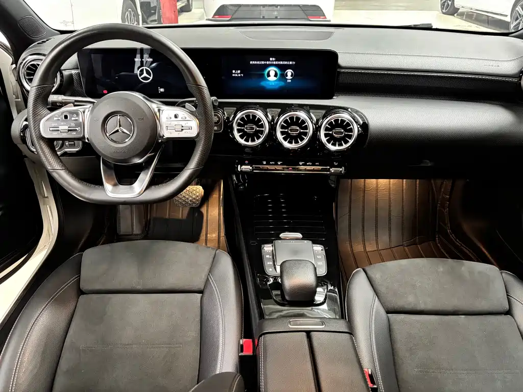 Mercedes-Benz A-Class — миниатюра 8