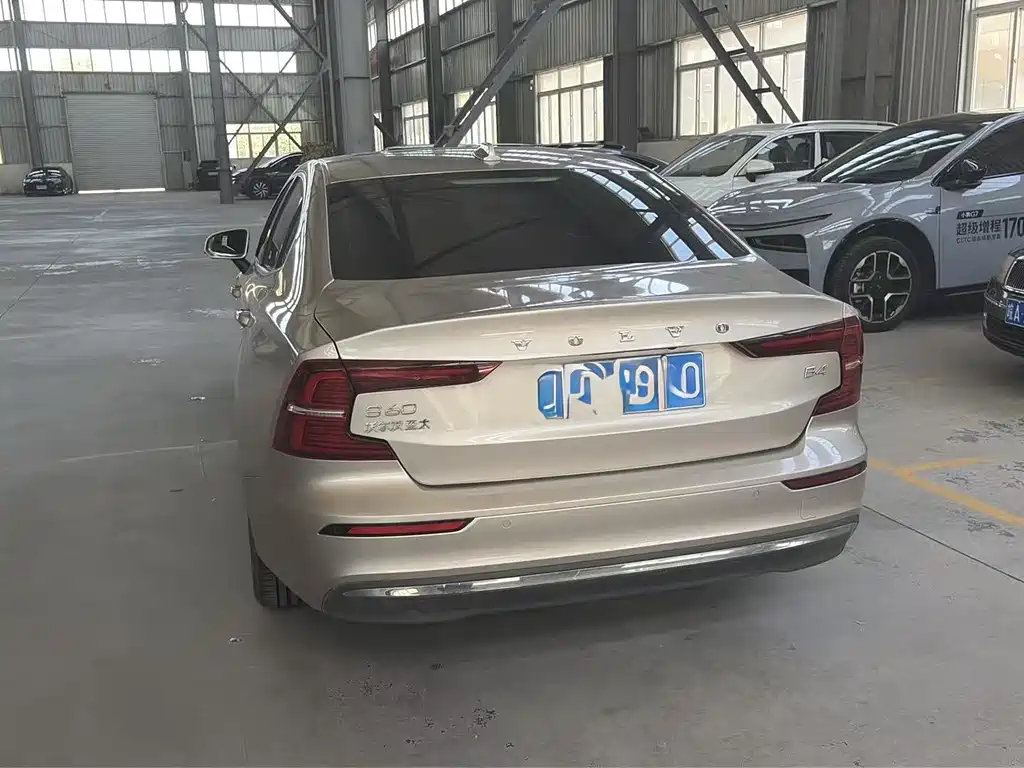 Volvo S60 — миниатюра 4