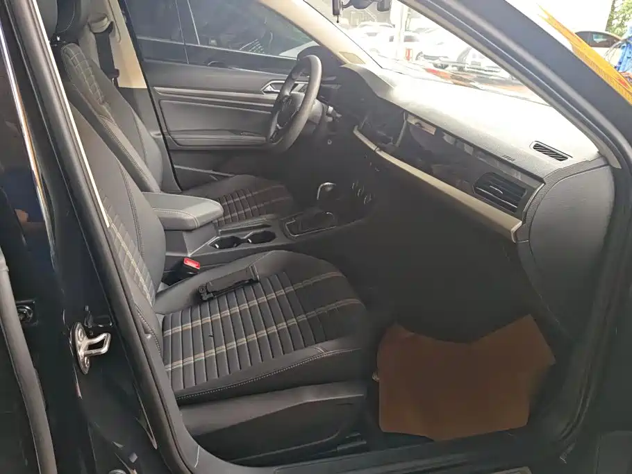 Volkswagen Lavida — миниатюра 8