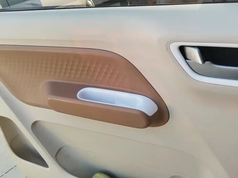 Wuling MINIEV — миниатюра 7