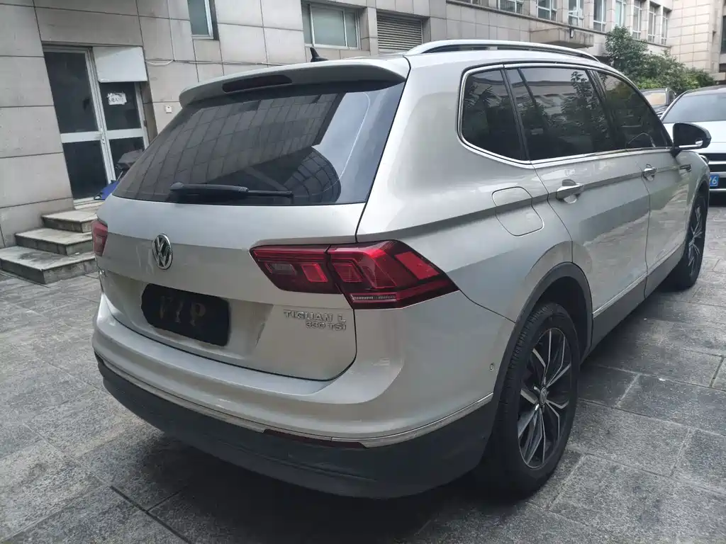 Volkswagen Tiguan L — миниатюра 4