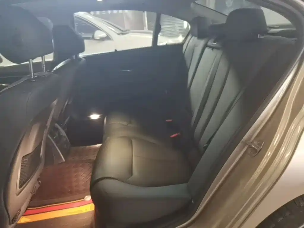 BMW 3 Series — миниатюра 17