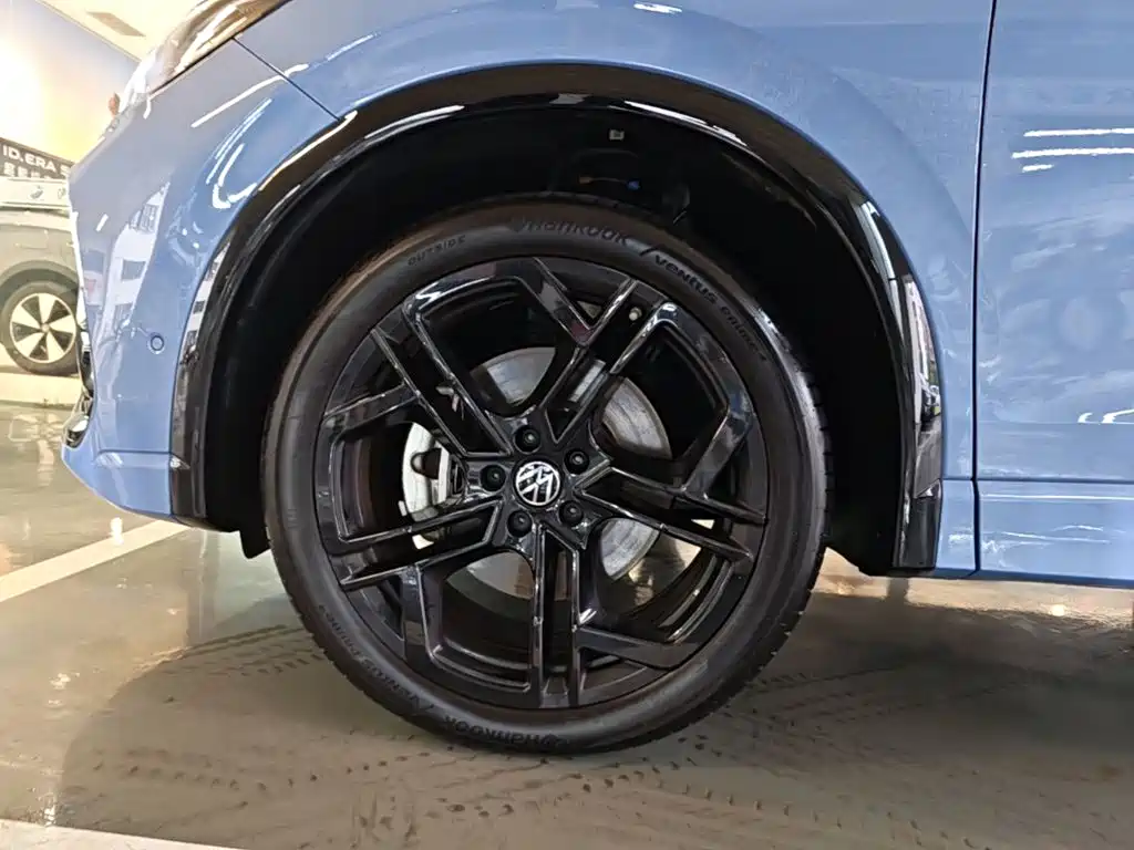 Volkswagen Tiguan L — миниатюра 23