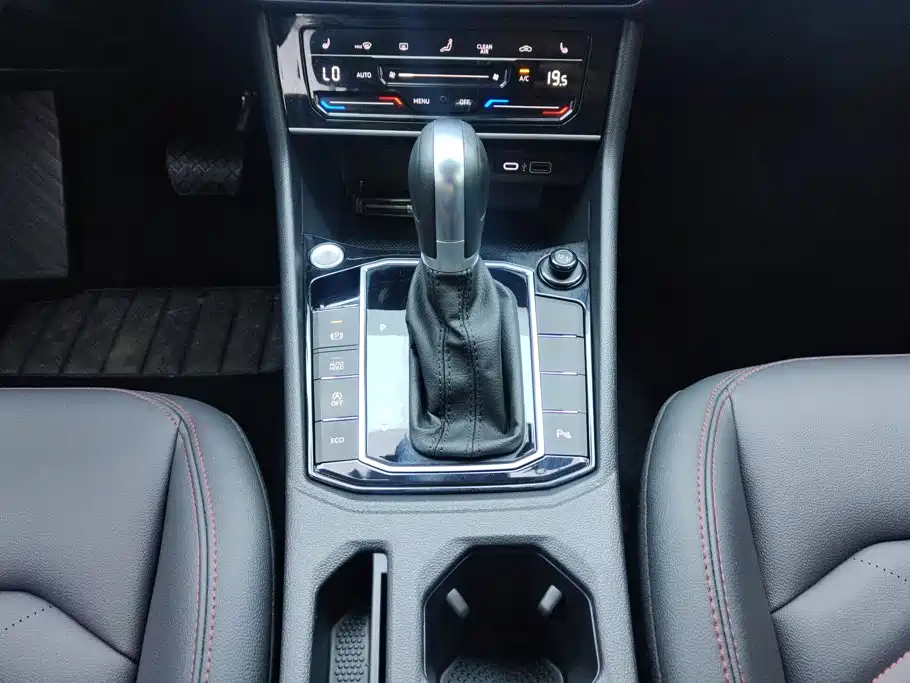 Volkswagen Lavida — миниатюра 16