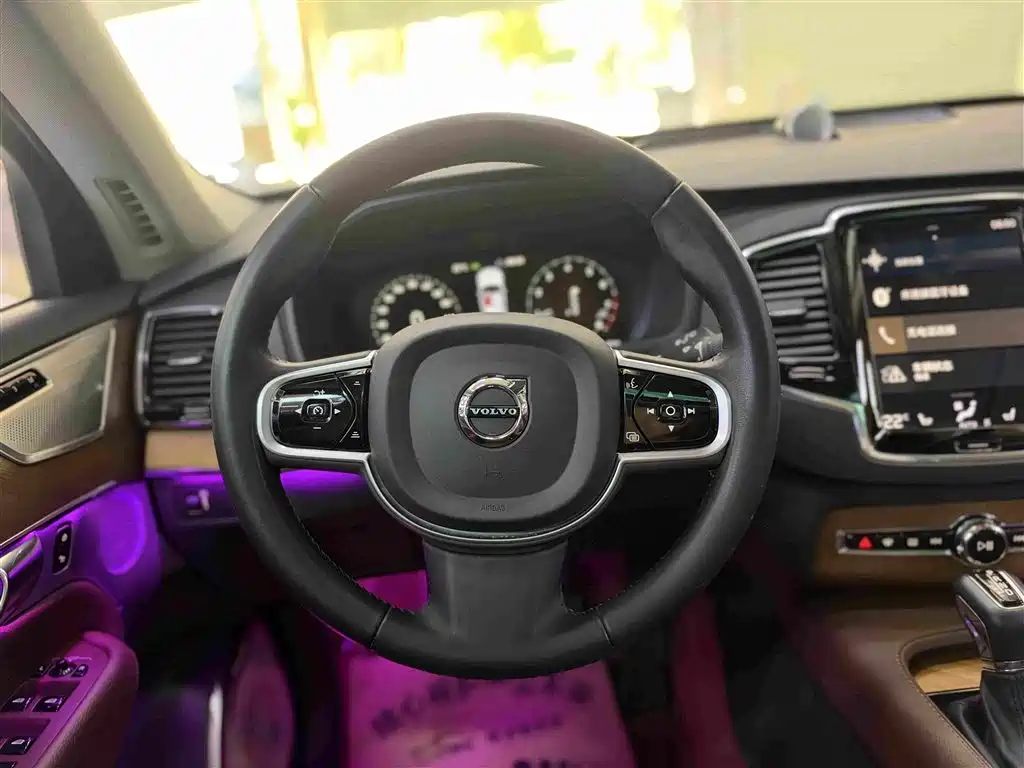 Volvo XC90 — миниатюра 14