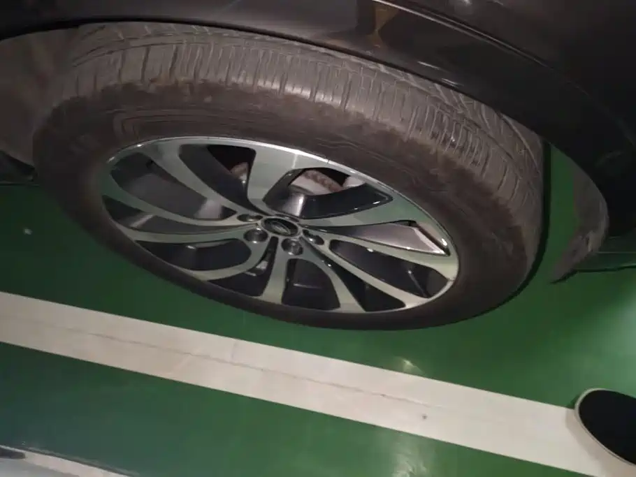 Land Rover Discovery Sport — миниатюра 6