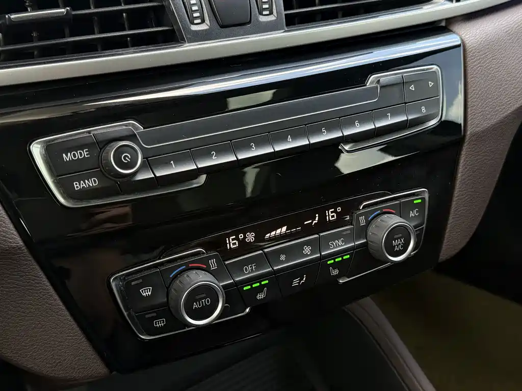 BMW X1 — миниатюра 9